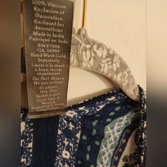 Vince Camuto Navy and Teal Patterned Garment - Picture 5 of 12